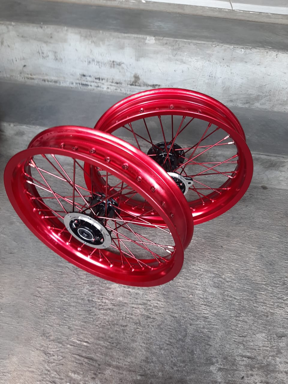 wheelset supermoto klx ring 17 roda set sumo dtracker tanpa ban ukur 250 300 murah Harga 1,400,000 rupiah*Gratis Ongkir