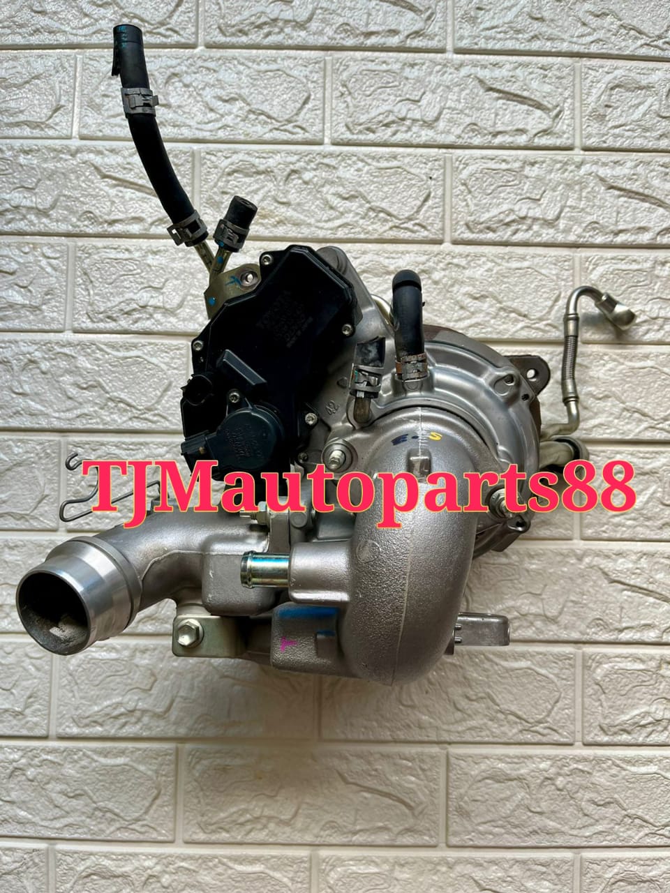 Turbo Charger Innova Reborn Fortuner Vrz Hilux Revo 17201-11110 2GD Original Harga 20,500,000 rupiah*Gratis Ongkir