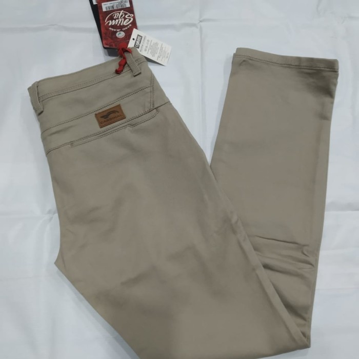 Celana Panjang Pria Chino Slim fit 