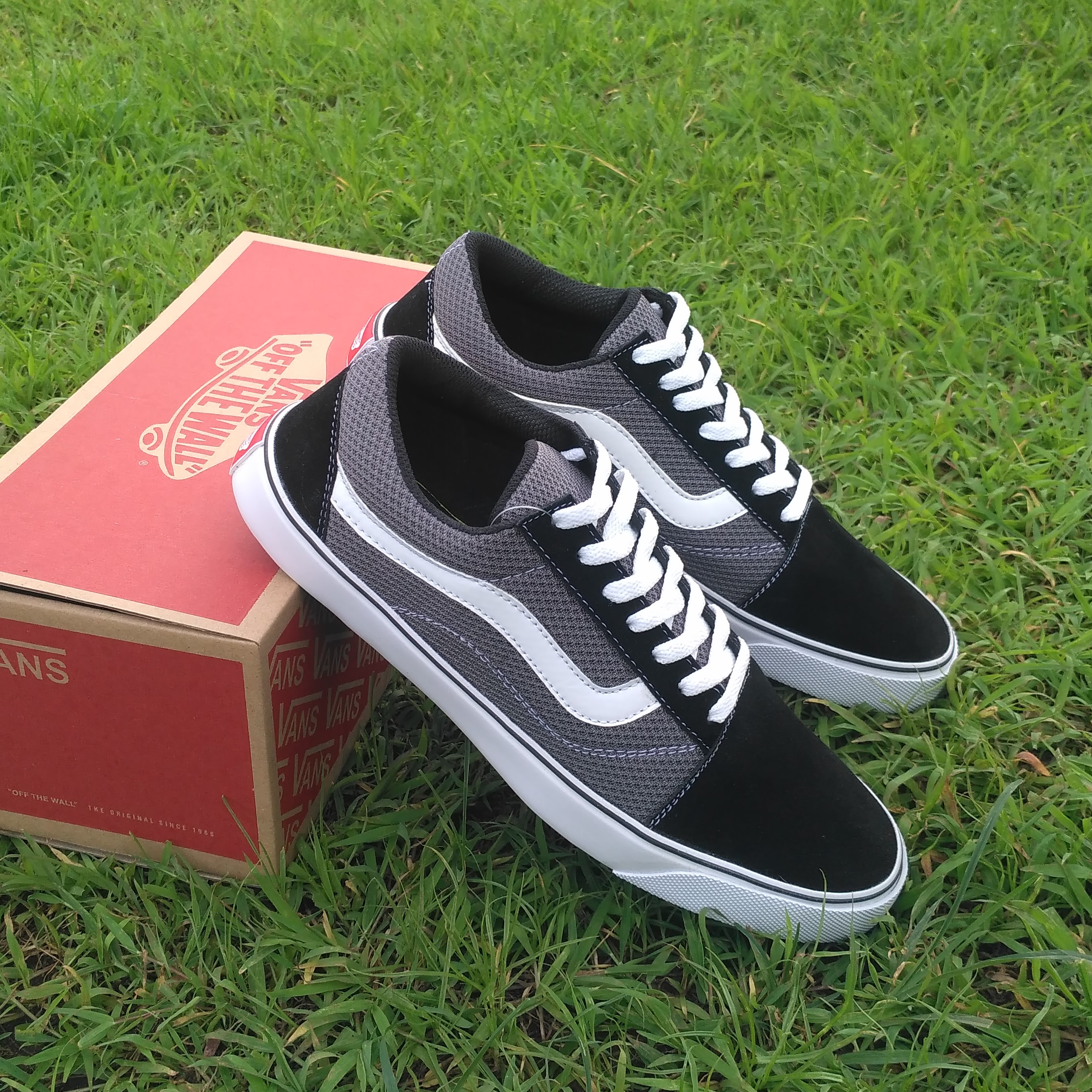 Sepatu Vans121_Old Skool Classic Sepatu Unisex Sekolah Kuliah Kerja Kasual Sneakers Vanss Cacing Murah Sepatu Vans121_Old Skool Classic Sepatu Unisex Sekolah Kuliah Kerja Kasual Sneakers Vanss Cacing Murah