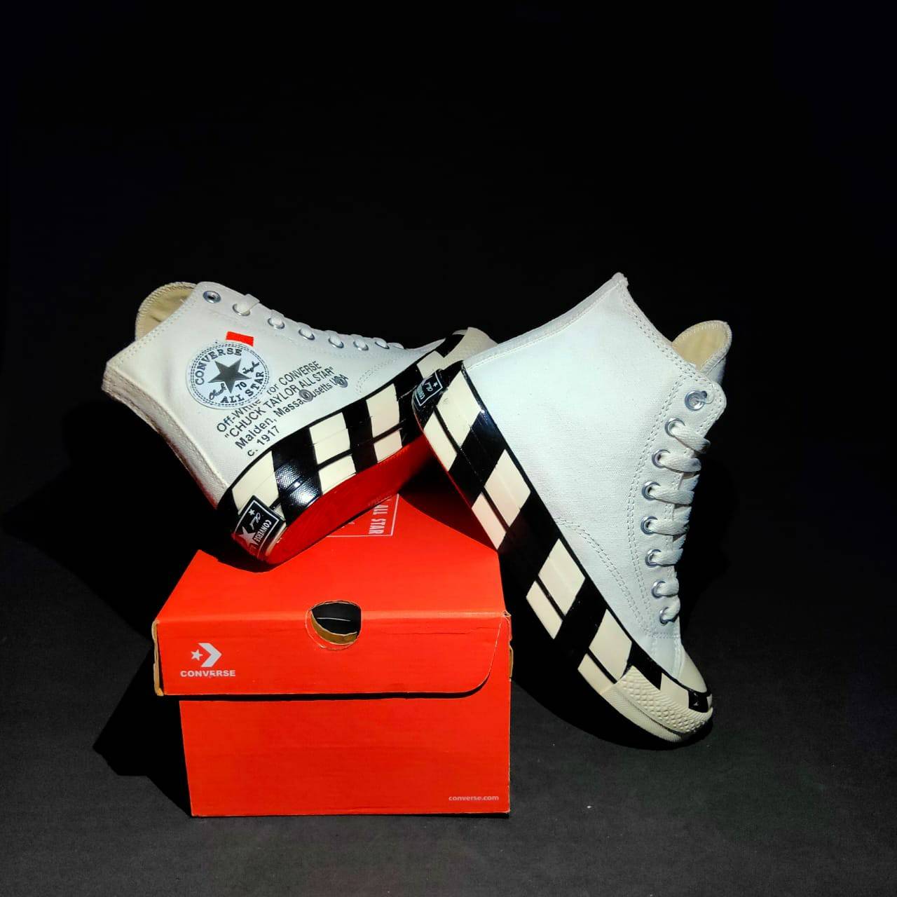sepatu converse off white
