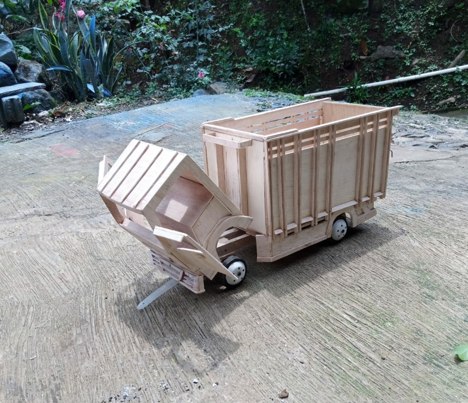 sketsa miniatur truk