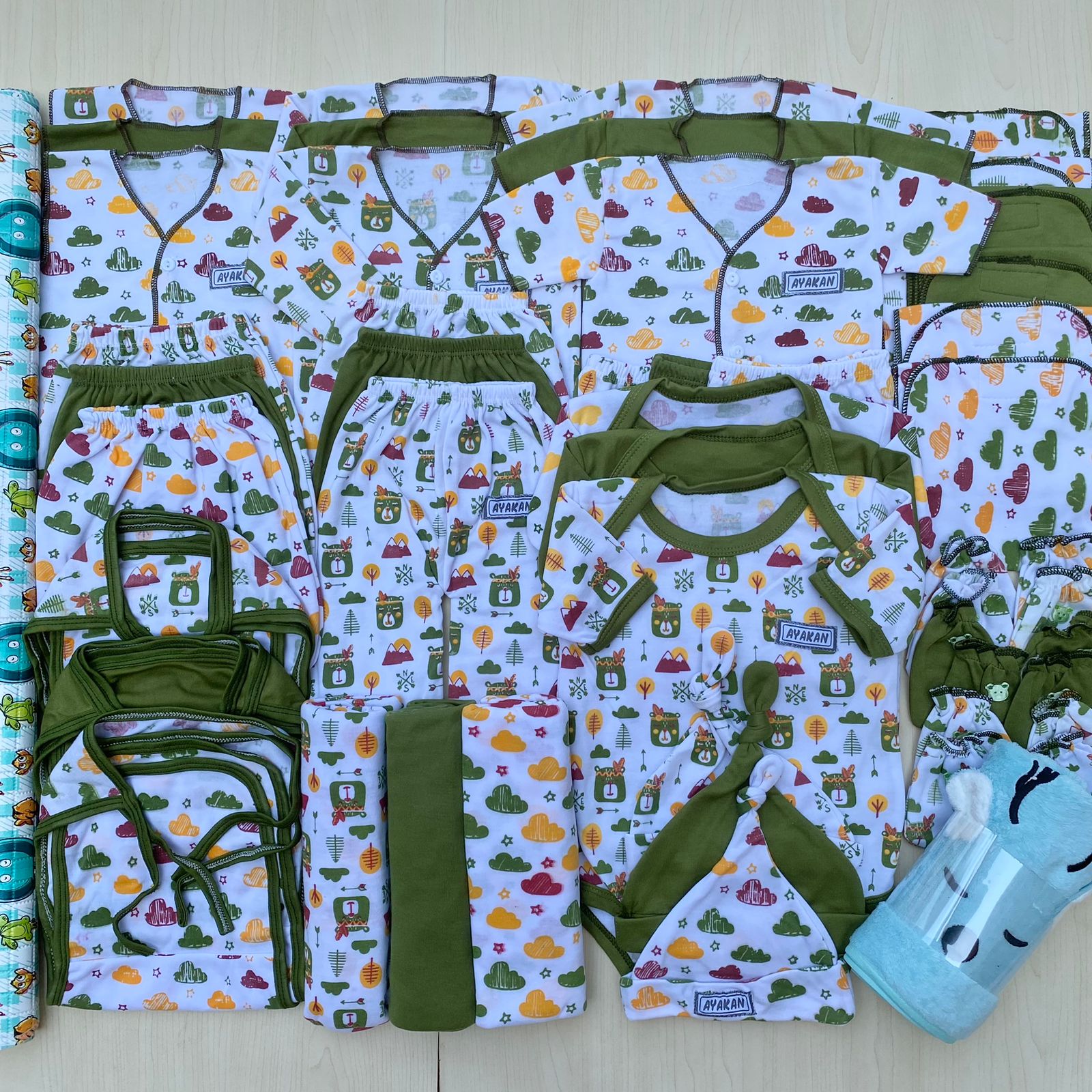 53 PCS paket hemat komplit baju bayi baru lahir paket hemat baby paket komplit bayi baru lahir AYAKAN BABY Harga 295,000 rupiah*Gratis Ongkir