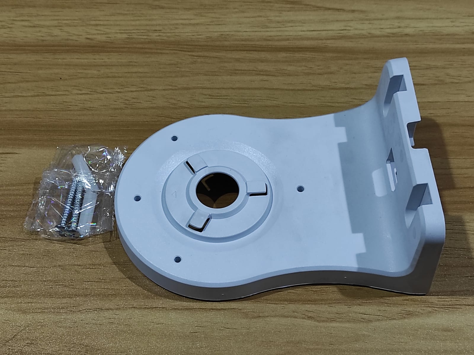 Bracket OEM Ezviz Bracket Ezviz C6N Wall Mount OEM Harga 18,900 rupiah*Gratis Ongkir