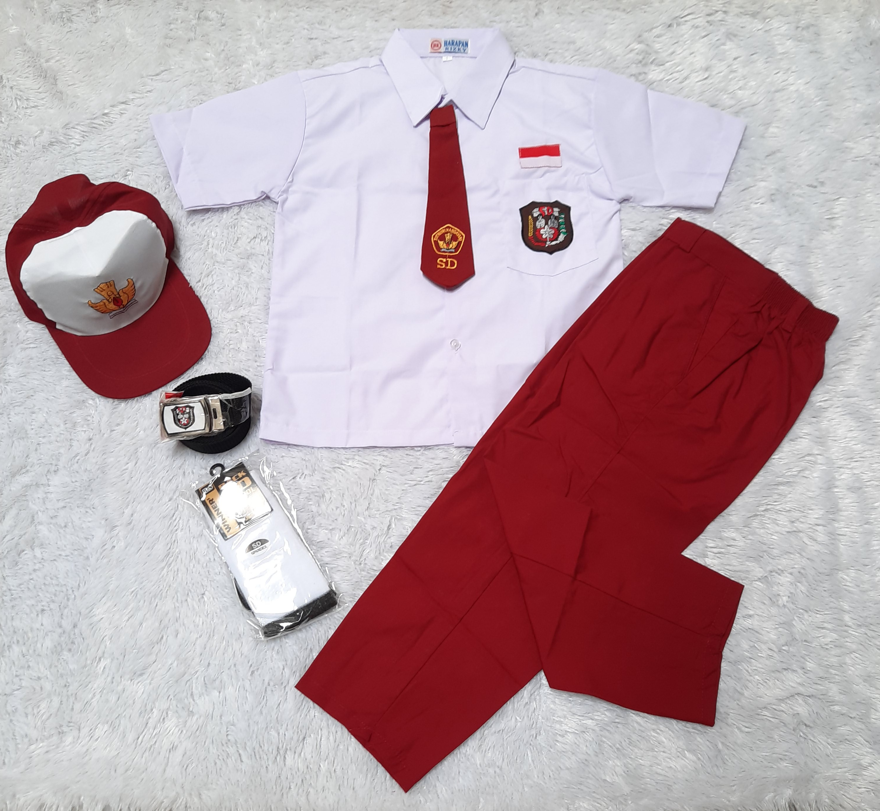 Set lengkap seragam sekolah sd anak laki-laki baju pendek celana panjang Harga 104,500 rupiah*Gratis Ongkir