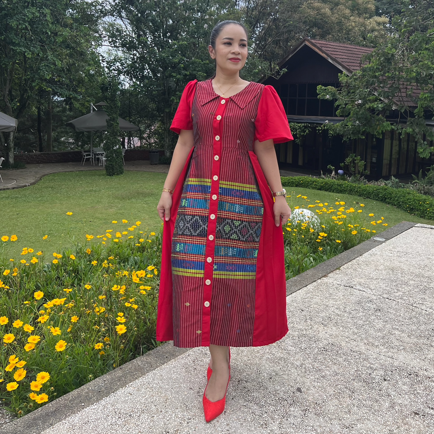 dress ulos batak modern Gaun ulos batak tersedia 4warna Hijau,ungu,maroon,merah Custom/tempah  selesai 5-15hari Info harga & booking WhatsApp: 0821-6009-8665 . .  #gaunulos #gaunulosbatak #gaunulosbataktoba #penjahitmedan #gaun  #gaunulosmodern #gaunulosbatakmodifikasi