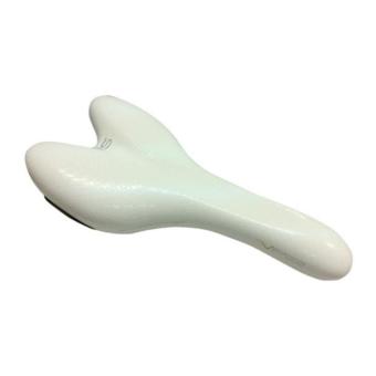 Polygon Sadel Viper Snake - White