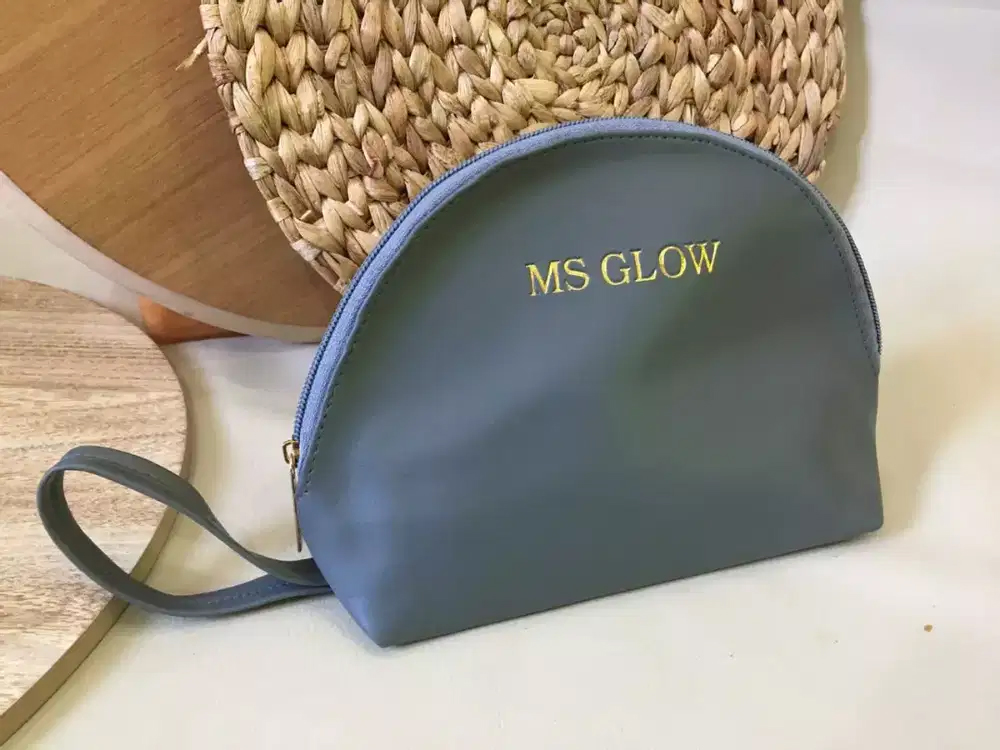MS GLow Pouch Abu Eksklusif MS Glow Indonesia Pouch Kulit Dark Grey Aksesori Wanita Ms Glow Pouch Kulit Berkualitas Tinggi Lazada Lazada Indonesia