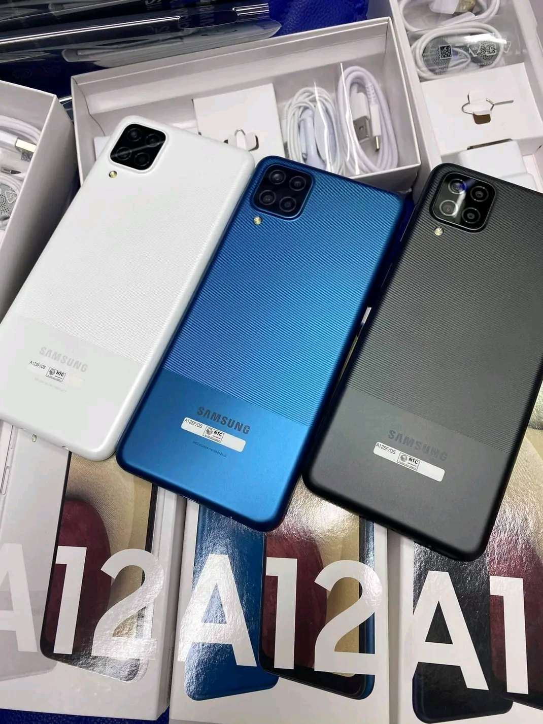 Samsung A12 RAM 6\128 Nominus masih mulus fullshet second rasa baru garansi resmi indonesia Harga 1,200,000 rupiah*Gratis Ongkir