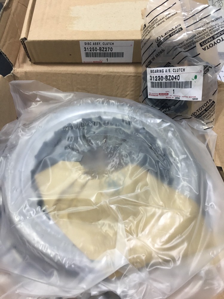 Kopling Set Toyota Calya-Sigra Asli Harga 1,250,000 rupiah*Gratis Ongkir