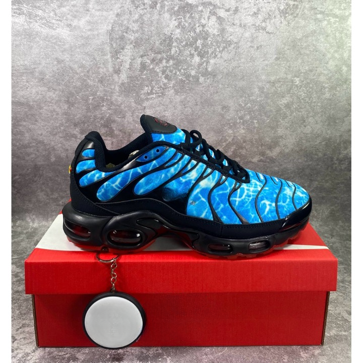 sepatu nike full color