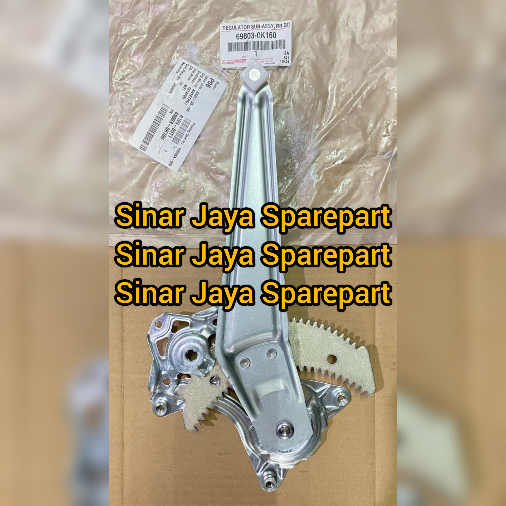 Original Hilux Revo 2.5cc 2.4cc right side rear glass regulator 69803-0k110/69803-0k160 Harga 900,000 rupiah*Gratis Ongkir