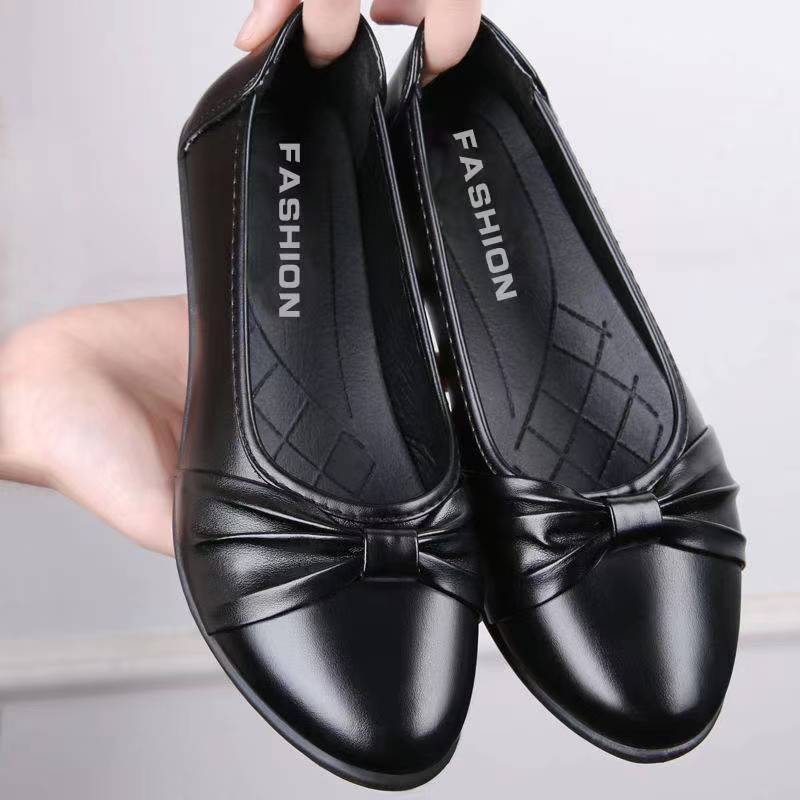 Sepatu Wanita Dewasa Terbaru .Sepatu Flat Wanita Kulit Korea Fashion Terbaru Sepatu Kantor Elegan Nyaman SW 01 Harga 129,000 rupiah*Gratis Ongkir