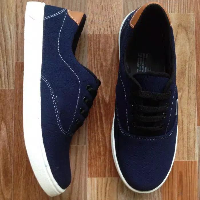 Sepatu Sneakers Kets Termurah