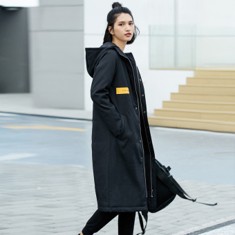 Gambar Amii Street Style Berkerudung Dicetak Baju Katun (Hitam)