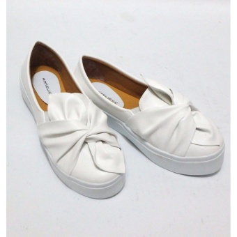 Gambar Anneliese sepatu slip on wanita ribbon white