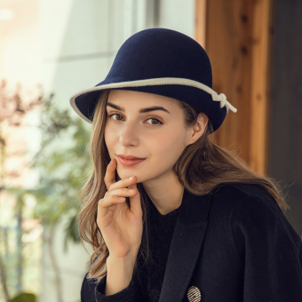 Gambar Inggris yang elegan ms. kubah wol merasa topi topi kecil (Anggur merah)