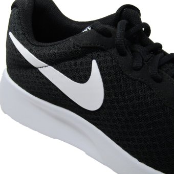 Nike Sepatu Lari Tanjun W - Hitam Nike Sepatu Lari Tanjun W - Hitam