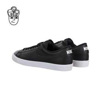 Gambar Nike Tennis Classic AC Lifestyle Shoes Black   White Black 377812 038  SH