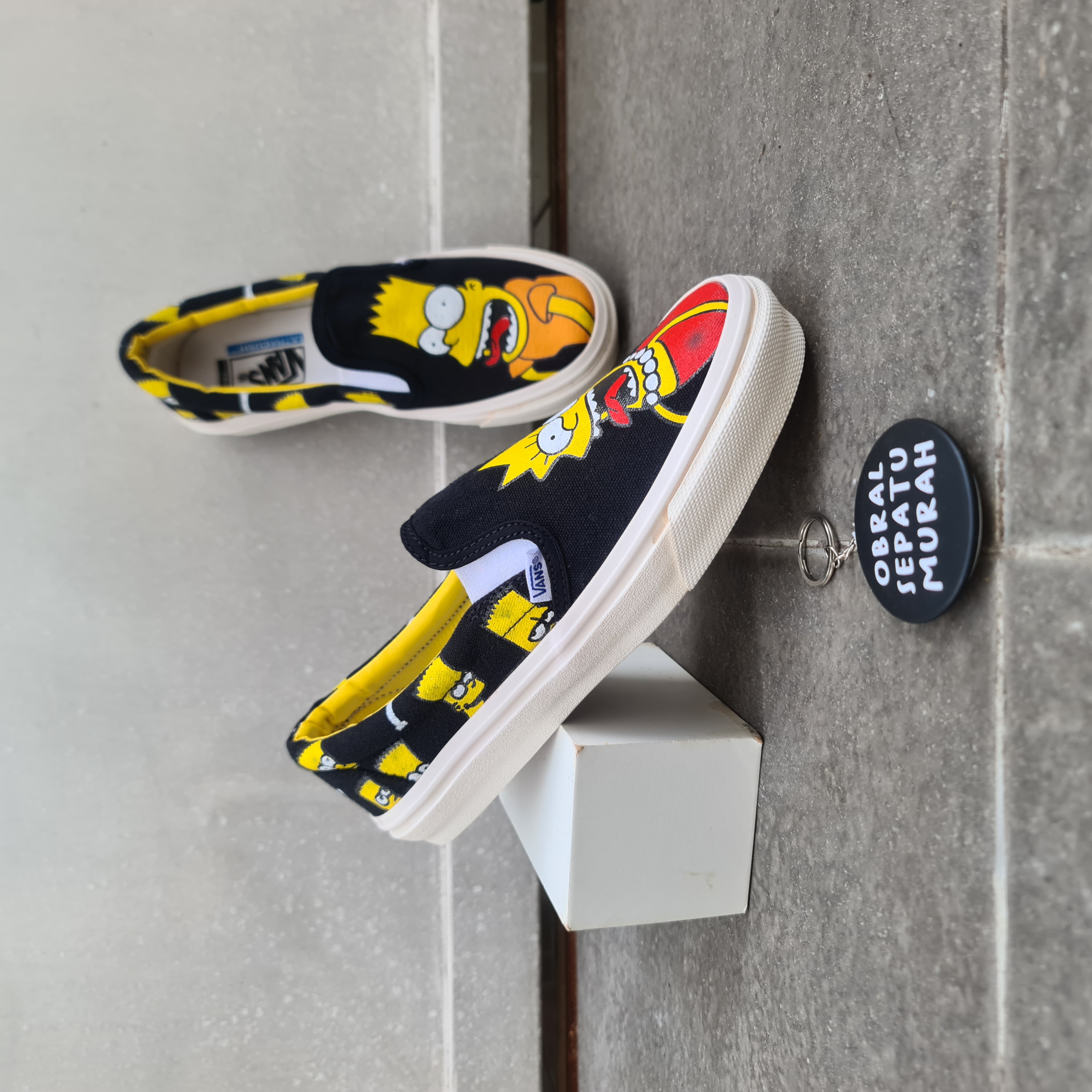 OBRAL SEPATU SLIP ON MOTIF KARAKTER VANESSS VAULT OG SIMPSONS