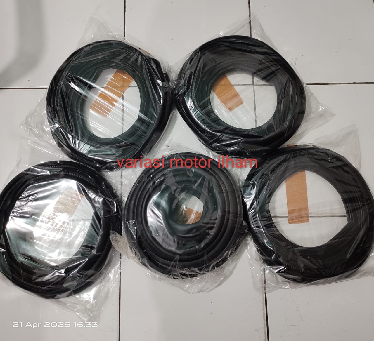 Rubber Balloon Body Door Rubber Trunk Rubber Hilux 1 Set / 4Pcs Harga 159,000 rupiah*Gratis Ongkir