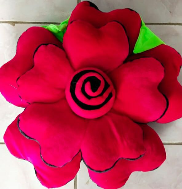 Bantal Sofa/ Bantal Bunga Merah