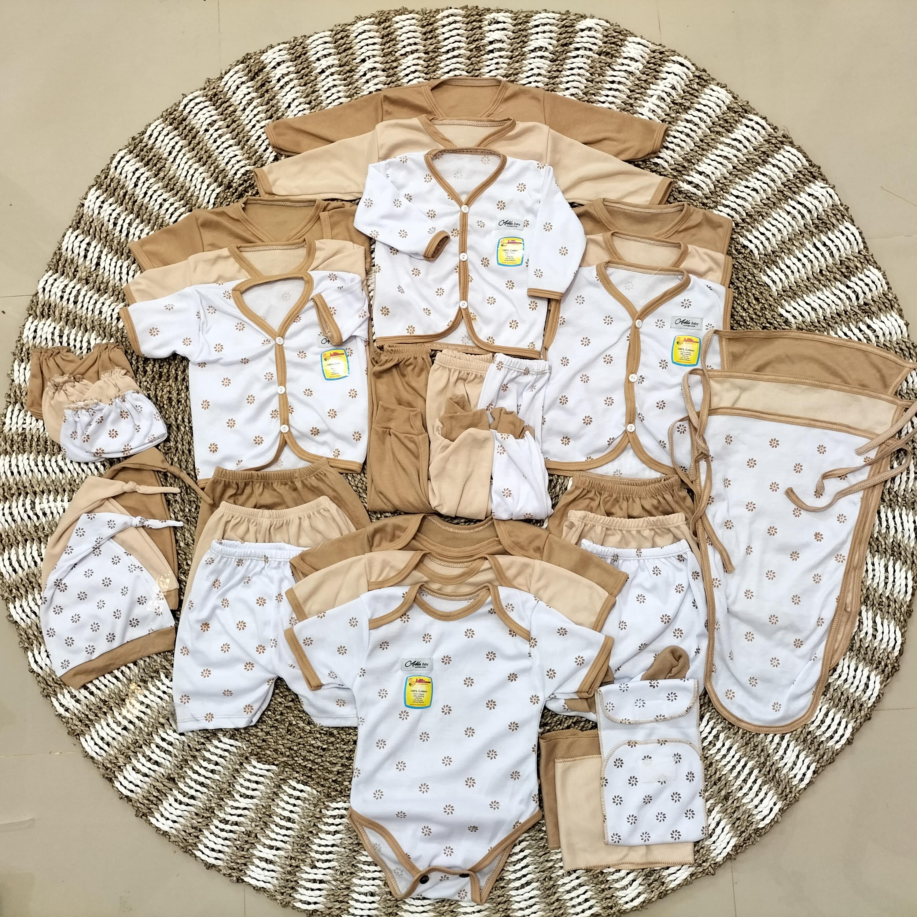 36 Pcs Paket Lahiran Lengkap Baju Bayi Celana Bayi Baru Lahir seri Coklat, Sartaki, Jumper, Popok Tali…