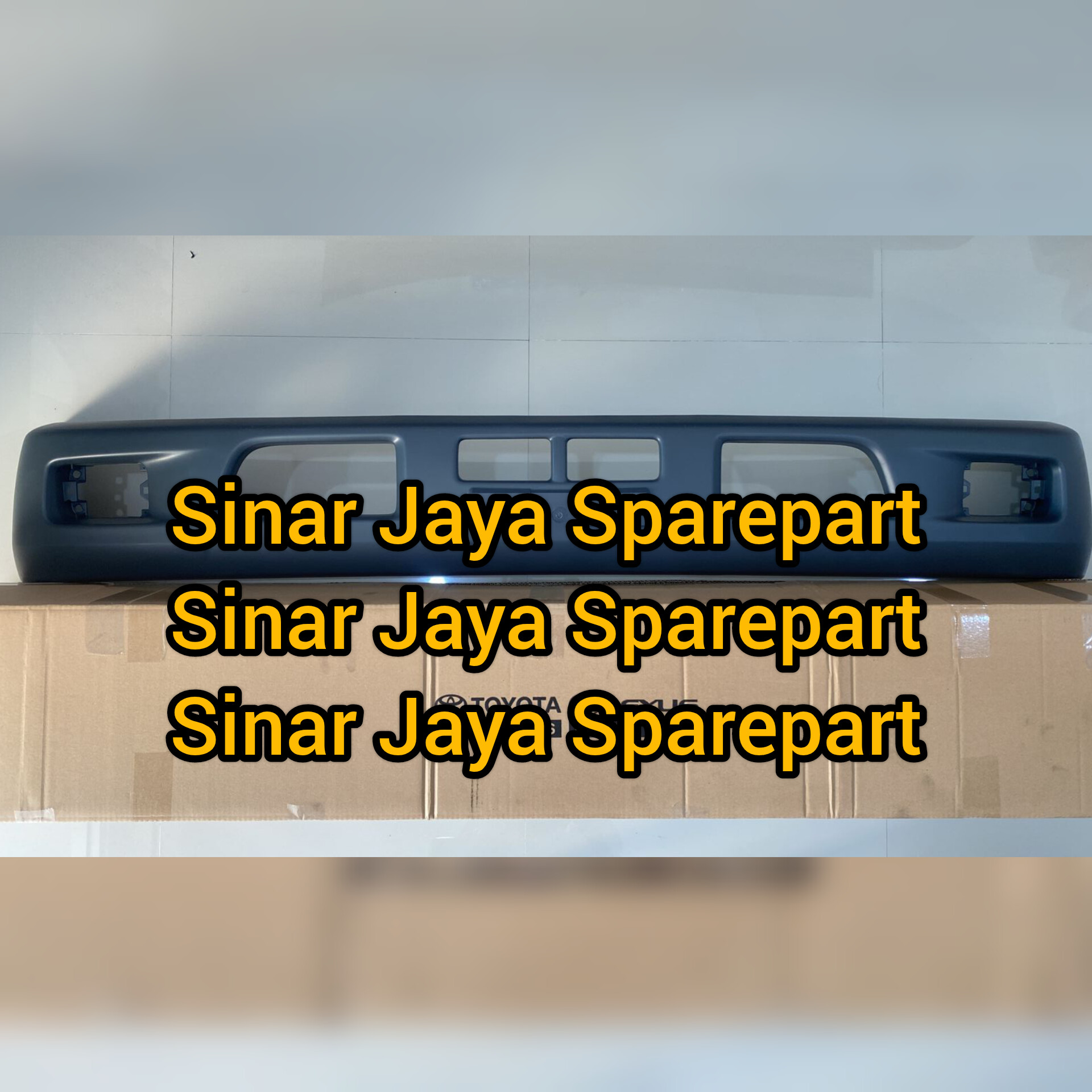 Bemper Depan Atau Bumper Depan Toyota Dyna 110 130 12 Volt 2010 UP Hino Dutro 110 130 12 Volt 2010 UP Original 52111-0W010 Harga 900,000 rupiah*Gratis Ongkir