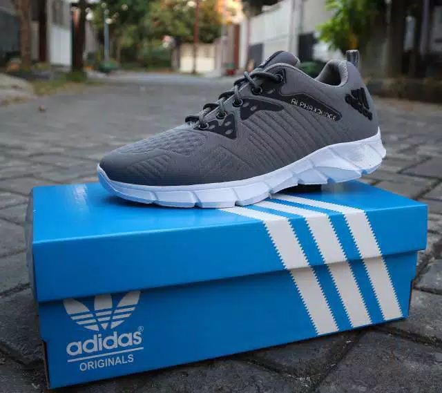 Sepatu Sport Pria Adidas Alphaboune Sepatu Sneakers Pria Jogging Santai Murah Sepatu Sport Pria Adidas Alphaboune Sepatu Sneakers Pria Jogging Santai Murah