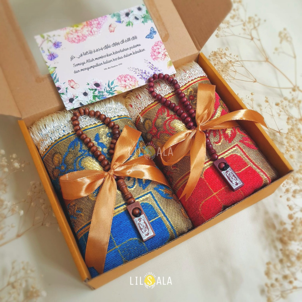 [bcrtg2] Hampers Kado Pernikahan Kado Pengantin Sajadah Turki Couple Free Tasbih Packing BOX