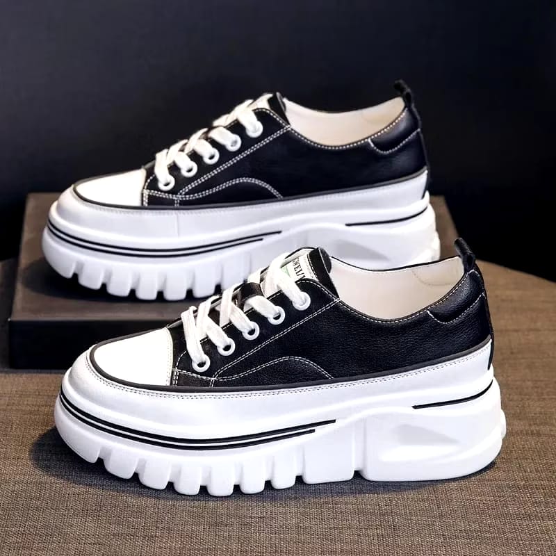 Sepatu Wanita Canvas Bertali Fashion Import Korea Sepatu Sneakers Wanita Hak Tinggi Fashionable Sepatu Casual Sepatu Sport Shoes Sepatu Wanita Terbaru 2023 Sepatu Sekolah Remaja Wanita Sepatu Wanita Hitam Harga 45,000 rupiah*Gratis Ongkir