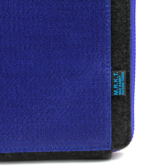 M R K T Johnson Sleeve Charcoal Ultramarine 4 .
