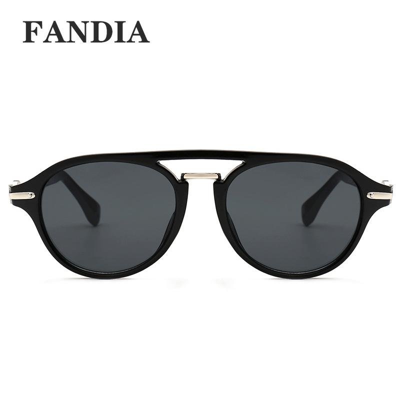 Wanita Merek Fashion Sunglasses dengan Kotak Warna Hitam-Intl