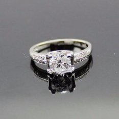 White Gold Plated 925 Silver Engagement Ring with Round 6mm CubicZirconia - intl