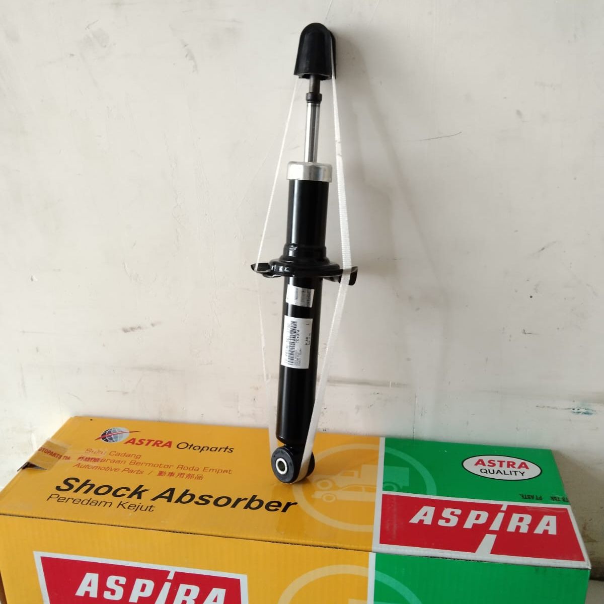 Shock breaker Toyota Soluna/rear starlet Astra Otoparts Harga 780,000 rupiah*Gratis Ongkir