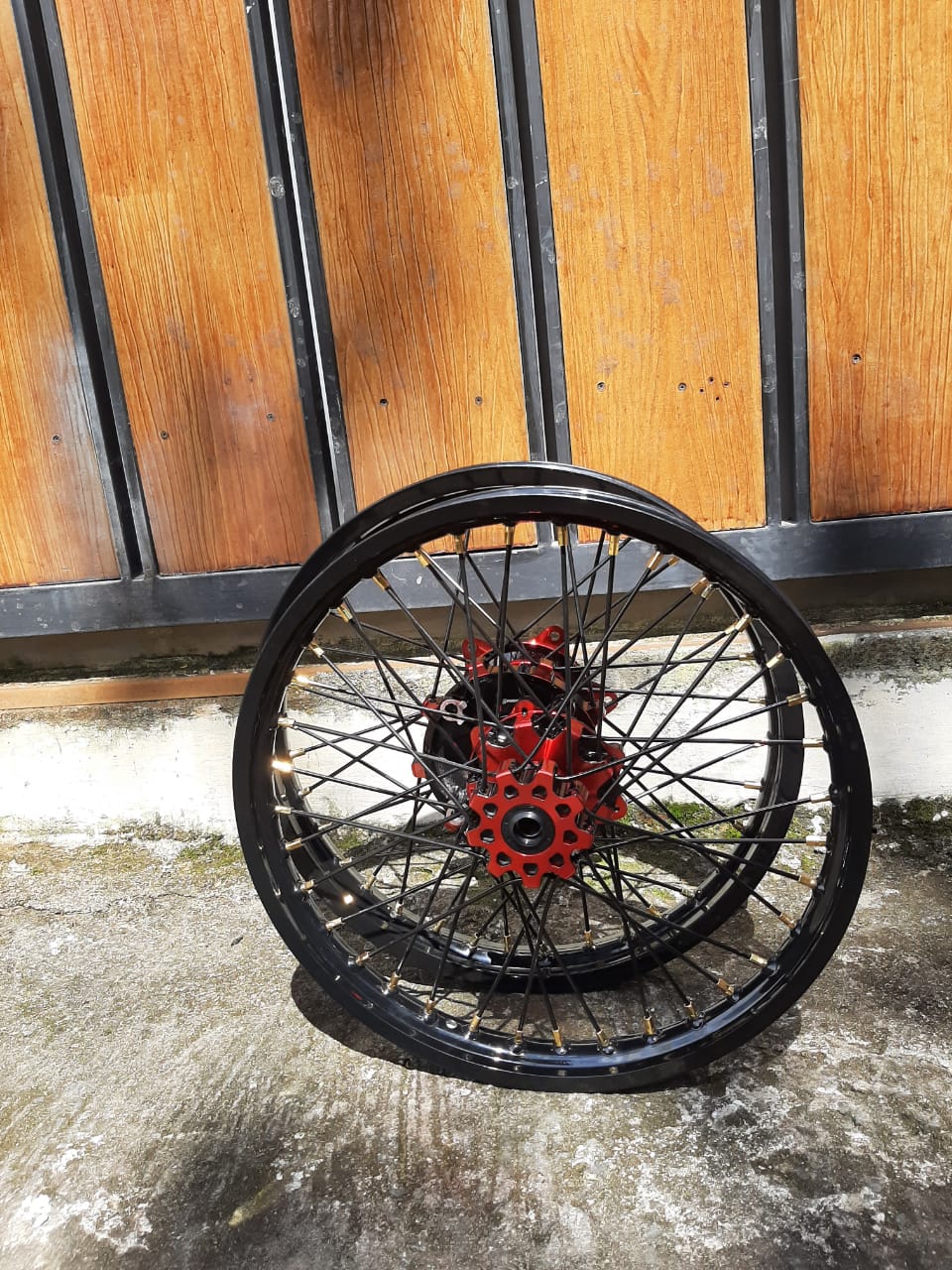Velg Cacing Honda CRF Velg Herex PNP CRF 150 L Ukur 140/160 Harga 1,300,000 Ringgit*Penghantaran Percuma