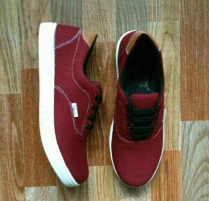 Sepatu Sneakers Kets Termurah