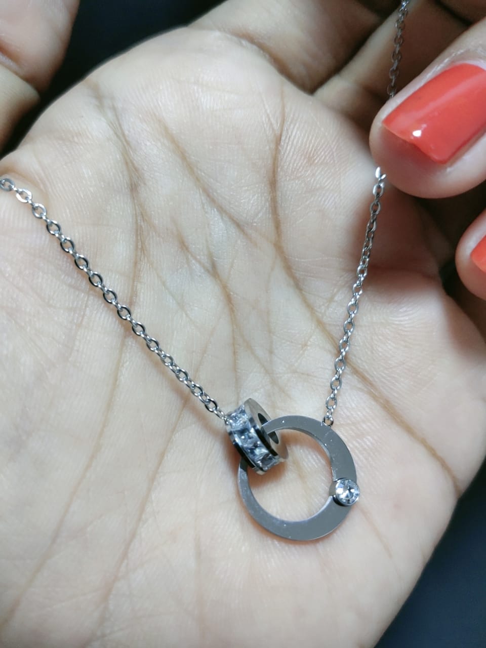 Perhiasan Kalung Titanium Putih 