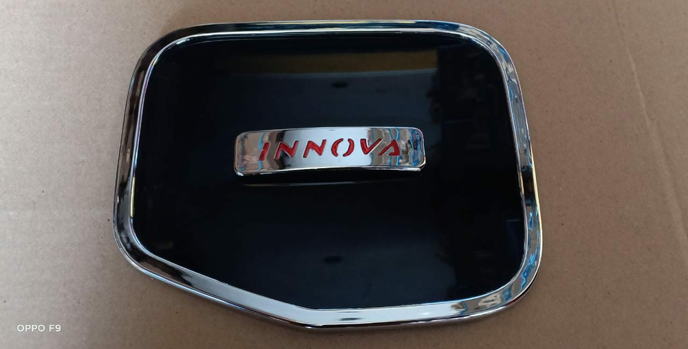 CE1-HYB-HMIR TANK COVER TOYOTA INNOVA 16 UP TANK COVER INNOVA REBORN TUTUP BENSIN TOYOTA INNOVA TUTUP BENSIN INNOVA 16 KEATAS TUTUP TANGKI TOYOTA INNOVA REBORN TUTUP TANGKI INNOVA REBORN TUTUP TANGKI BENSIN TOYOTA ALL NEW INNOVA HYBRID HITAM LOGO MERAH Harga 40,000 rupiah*Gratis Ongkir