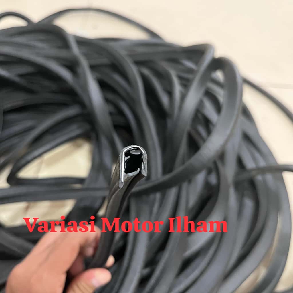 Universal Car Door Rubber List Rubber Body Protector Small Ankle Protector Toyota Daihatsu Honda Etc Harga 19,000 rupiah*Gratis Ongkir