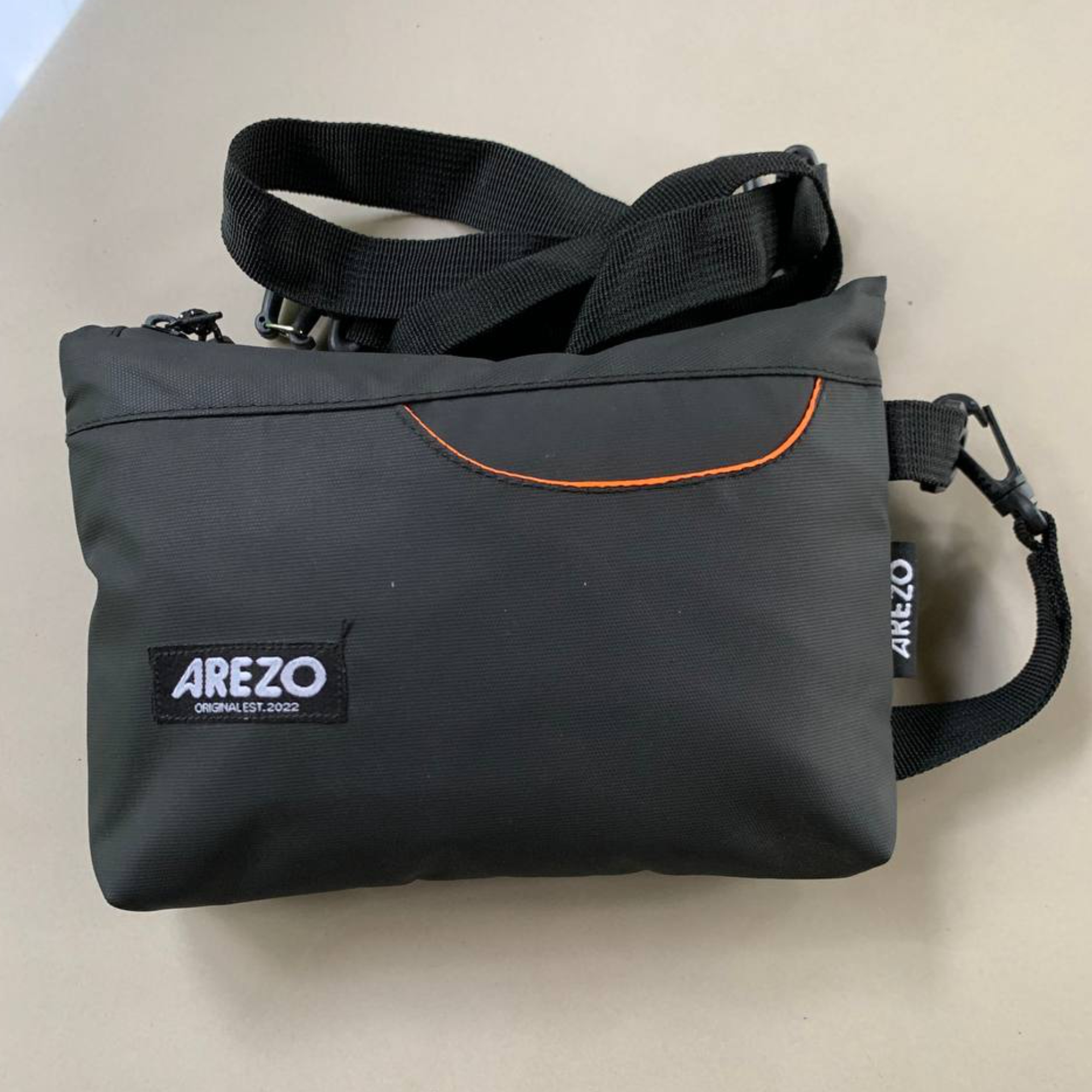 Tas Arezo Original / Handbag pria Branded / Handbag Pria Murah / Tas Tangan Pria  Original / Tas Tangan Cowok Keren / Pouch Pria Murah Original / Pouch Pria  Polos / Pouch