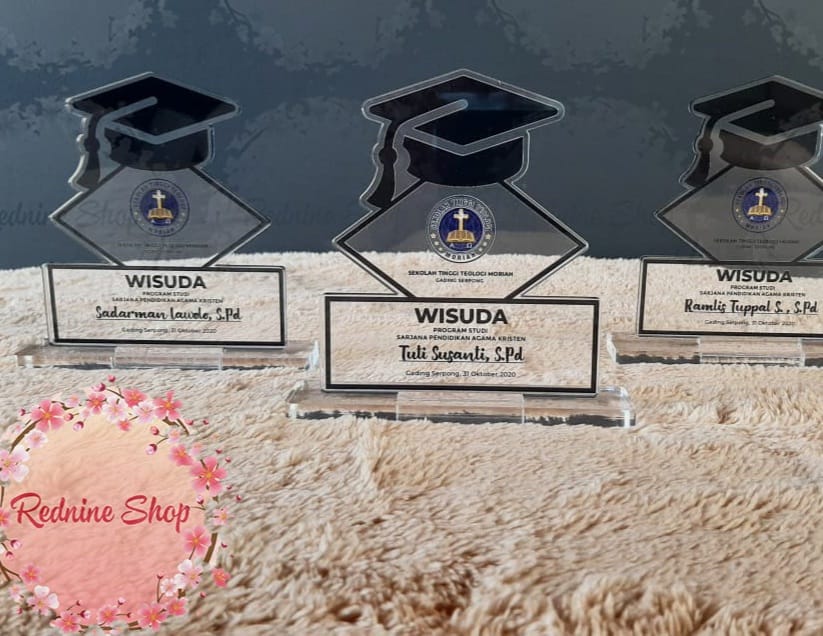 Plakat Wisuda Custom — Kado Wisuda Custom
