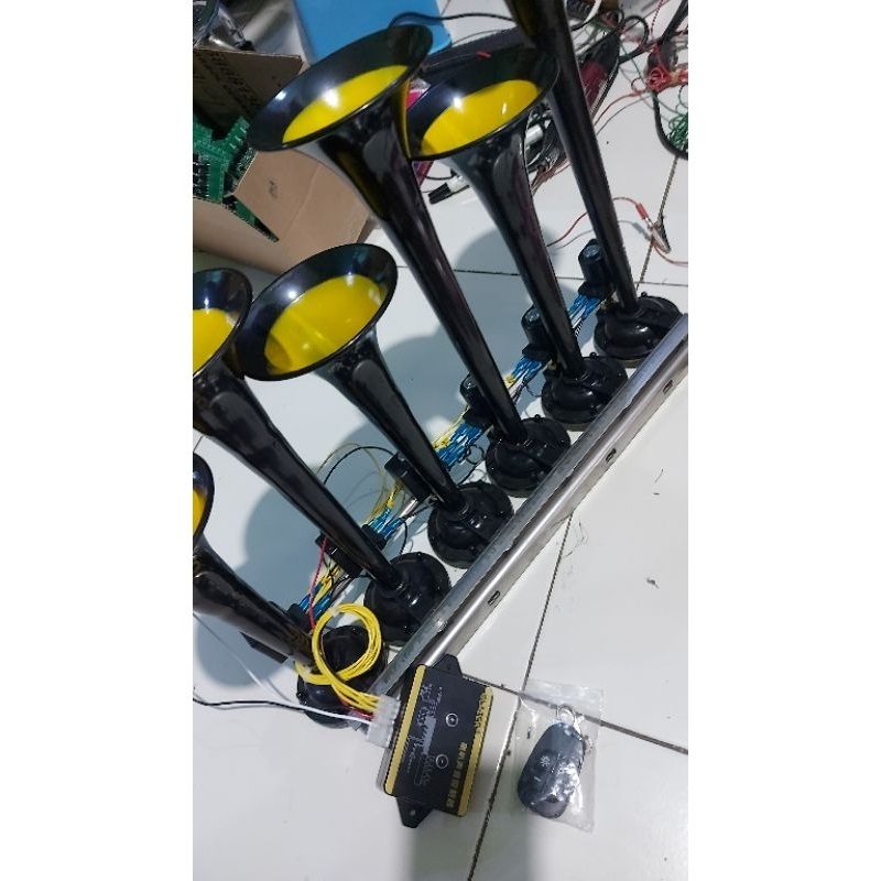 Klakson 6 Corong Basuri Cina 24 volt Harga 1,400,000 rupiah*Gratis Ongkir