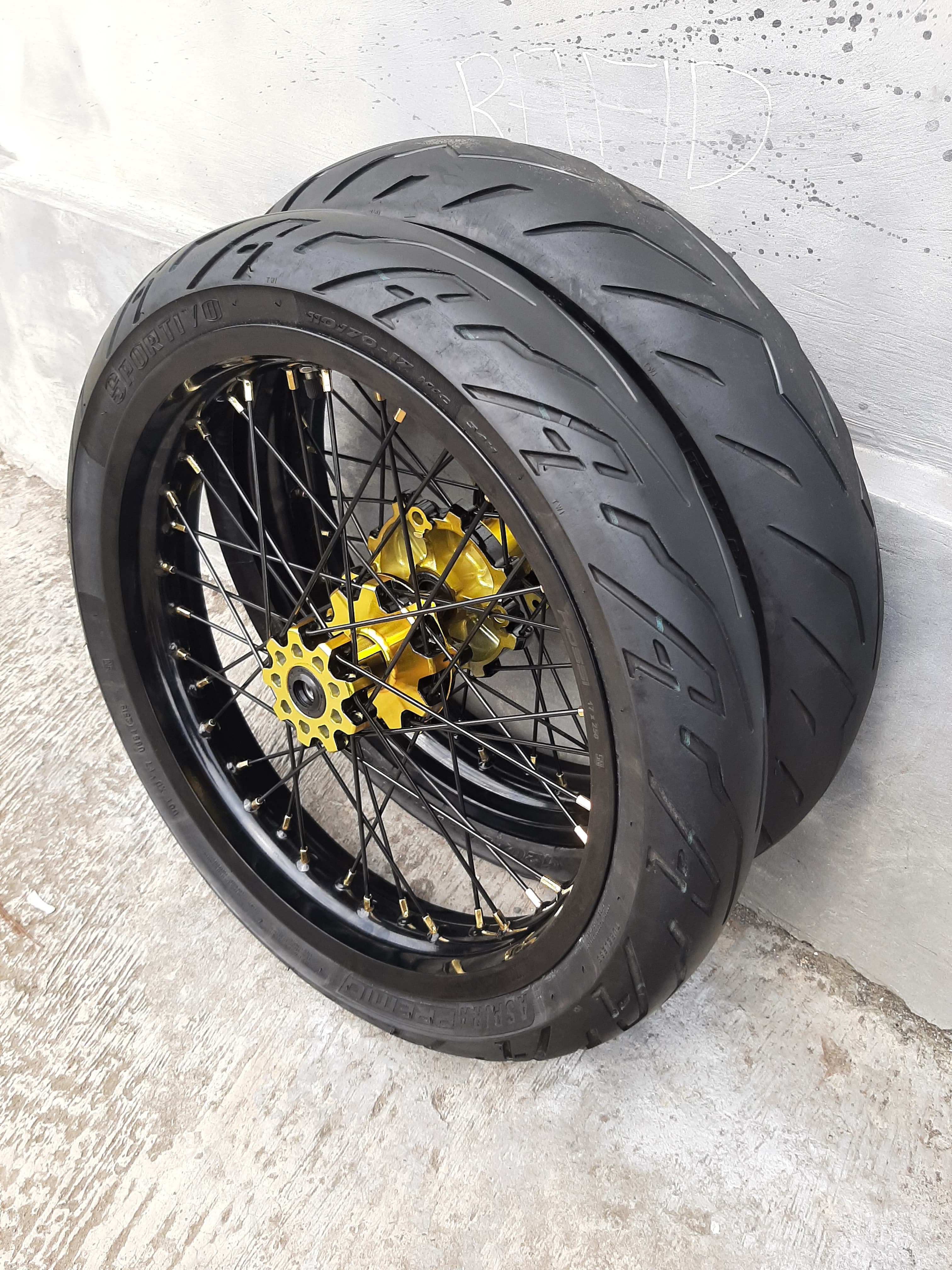 Roda Set Supermoto CRF Velg Rossi Ukur 250/300 Murah Ring 17 Harga  1,715,000 Ringgit*Penghantaran Percuma