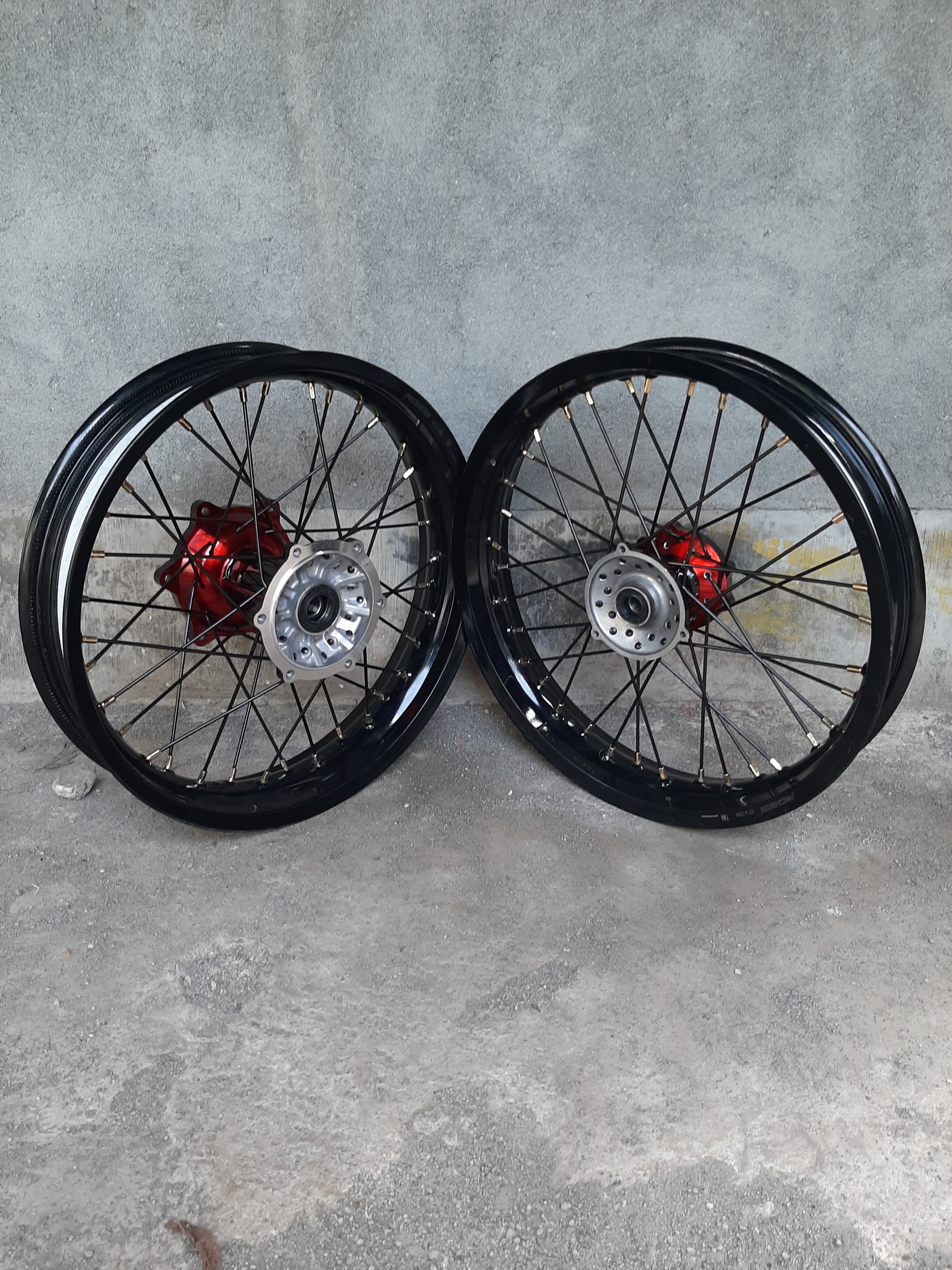 velg supermoto wr155 ring 17 wheelset sumo yamaha wr tanpa ban Harga 1,785,000 rupiah*Gratis Ongkir