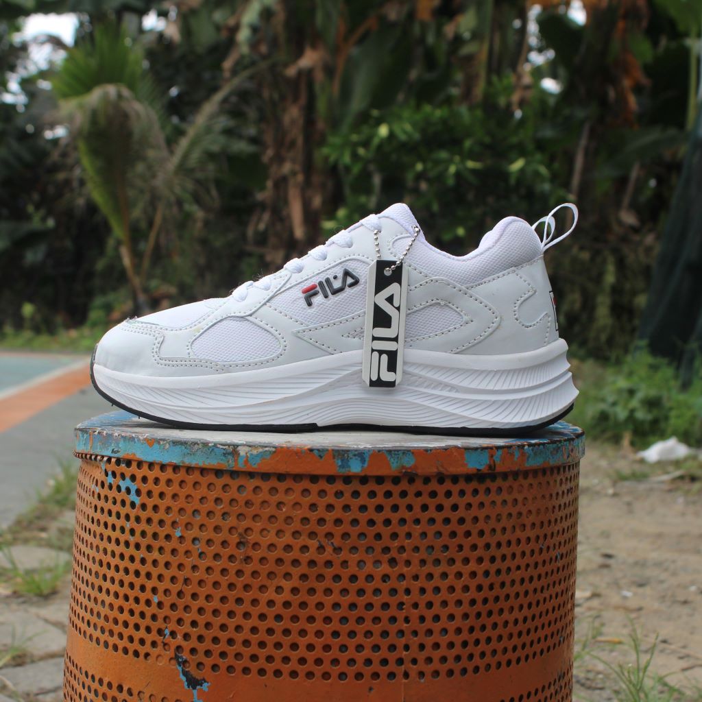 Beli Sepatu Cowok Keren Fila Online Harga Terbaik Lazada Indonesia