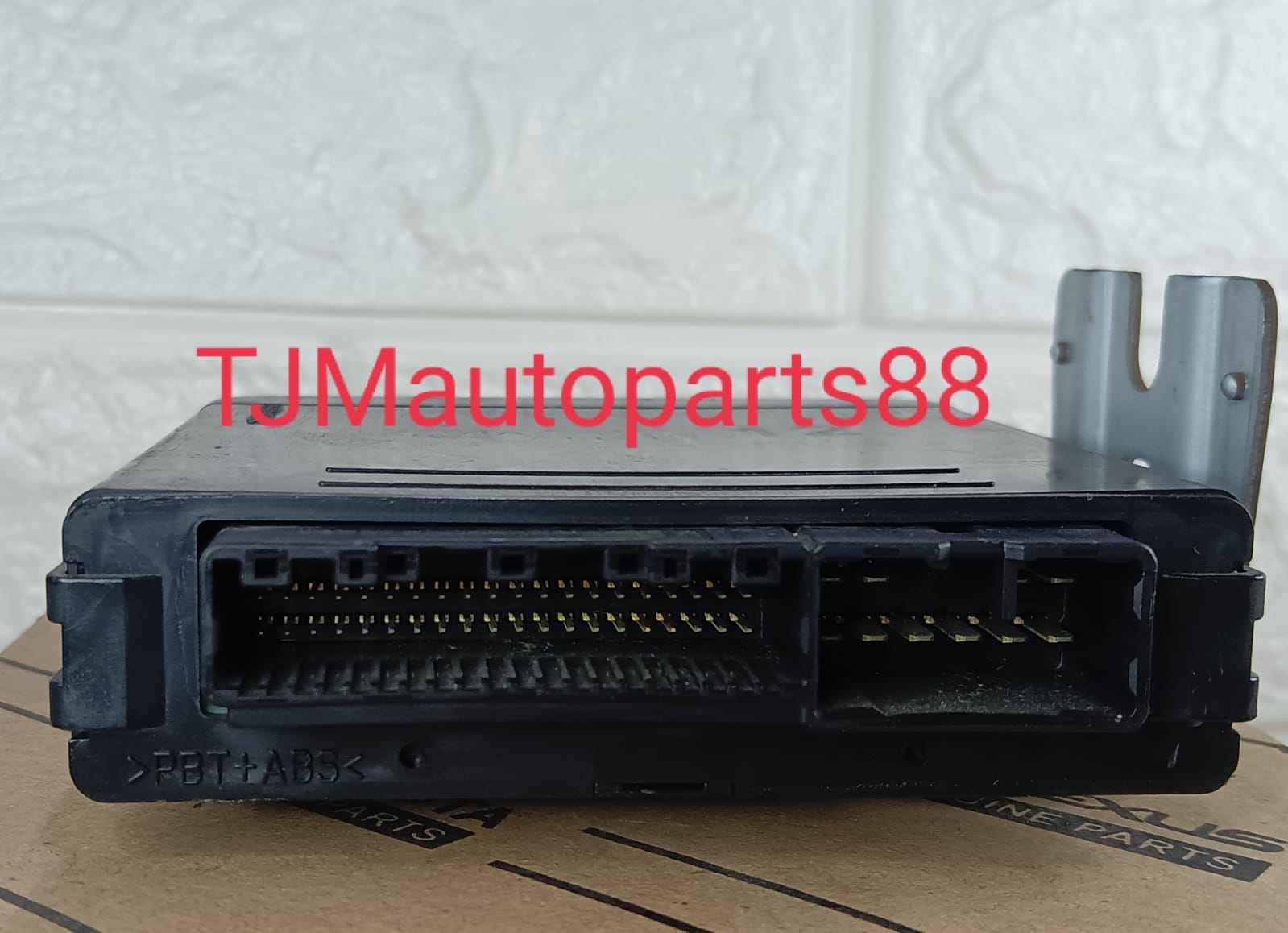 ECU KOMPUTER 4WD ORI 89533-71121 HILUX REVO & FORTUNER VRZ ORIGINAL Harga 1,930,000 rupiah*Gratis Ongkir