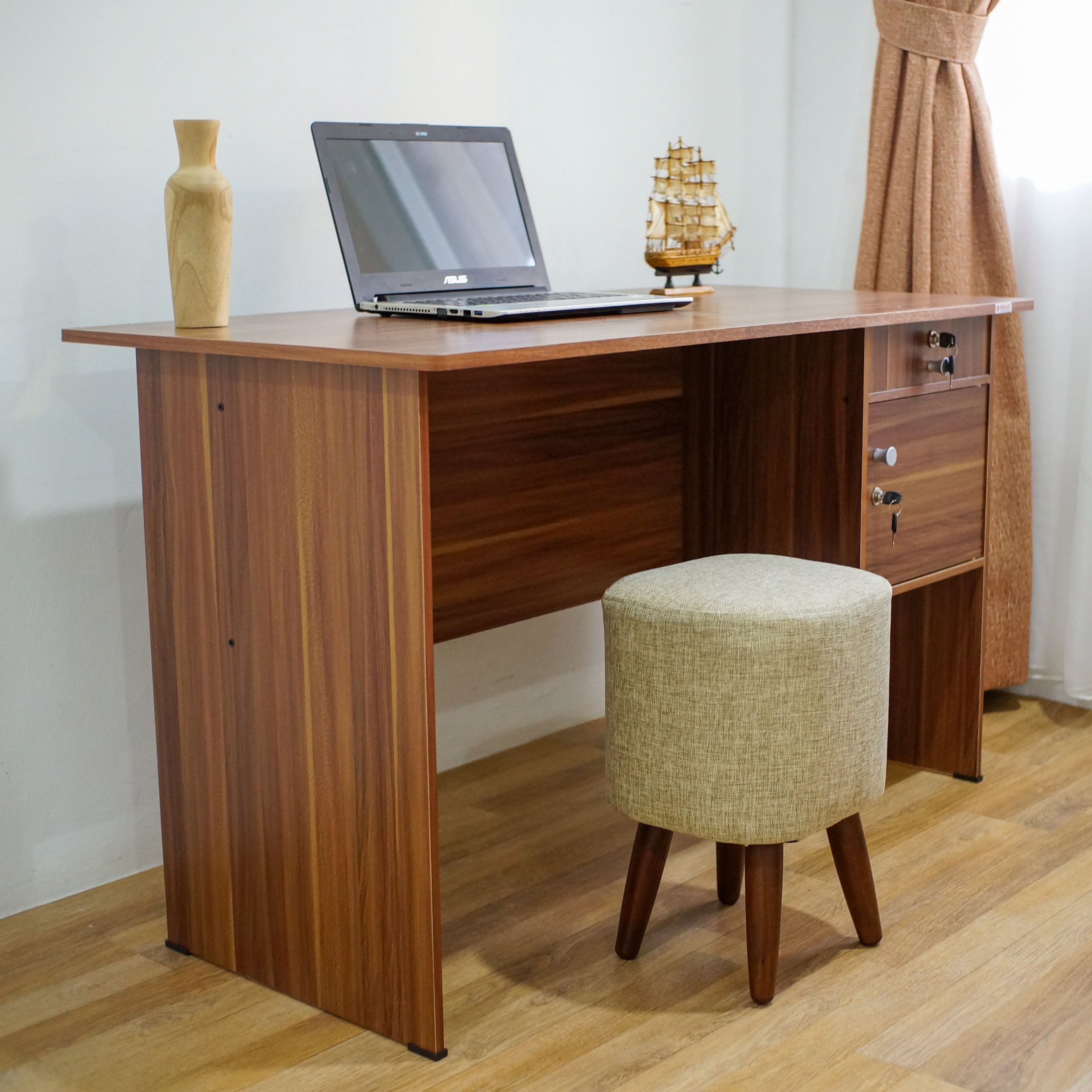 Work Desk Computer Desk Laptop Study Desk Minimalist Writing Desk Best Selling Trusted Chocolate Mb g 124 Harga 365,000 rupiah*Gratis Ongkir