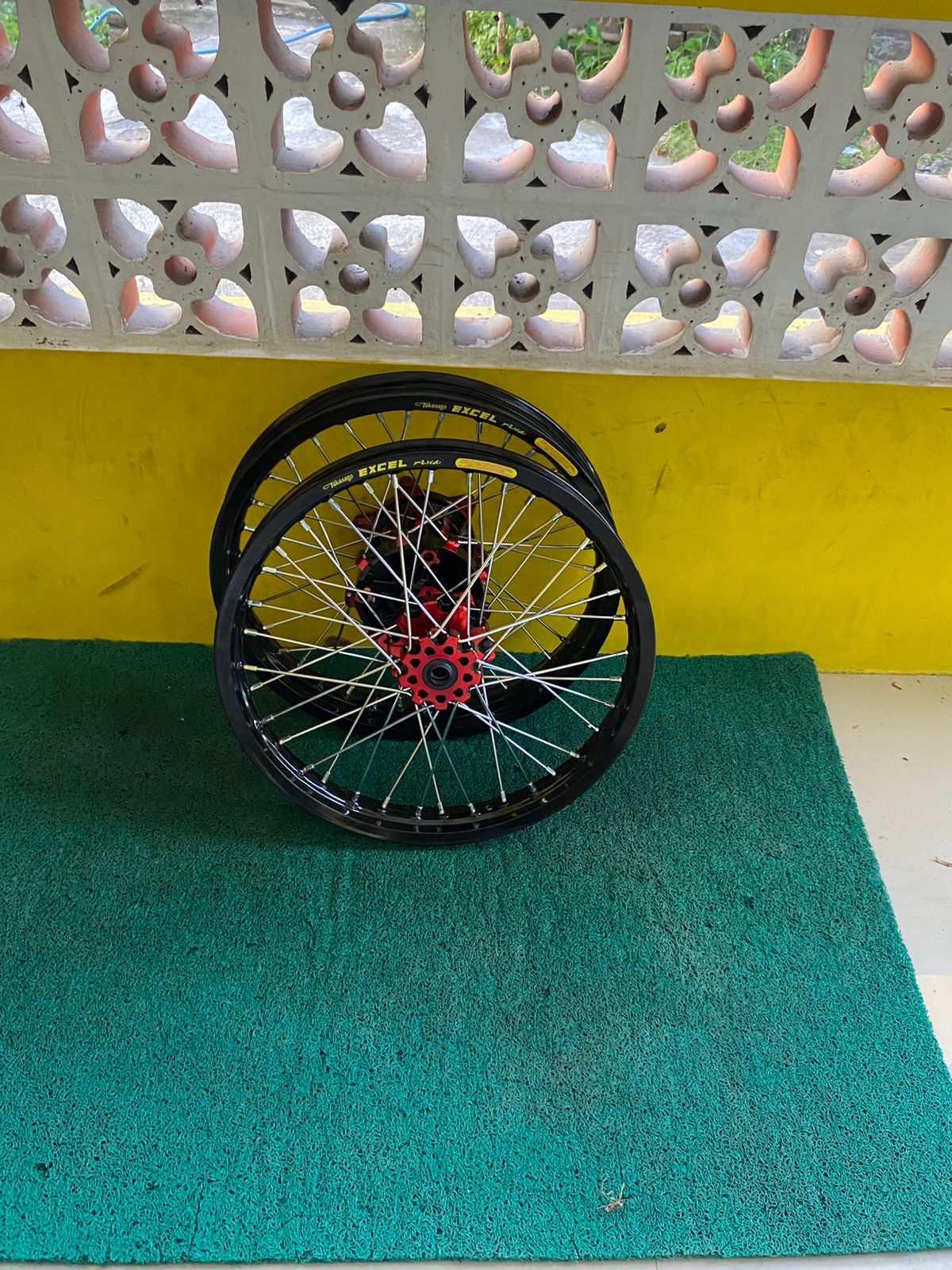 Velg Semi Cacing CRF 150 L Ring 17 Tanpa Ban Custome Sticker Takasago Excel Asia Harga 1,355,000 rupiah*Gratis Ongkir