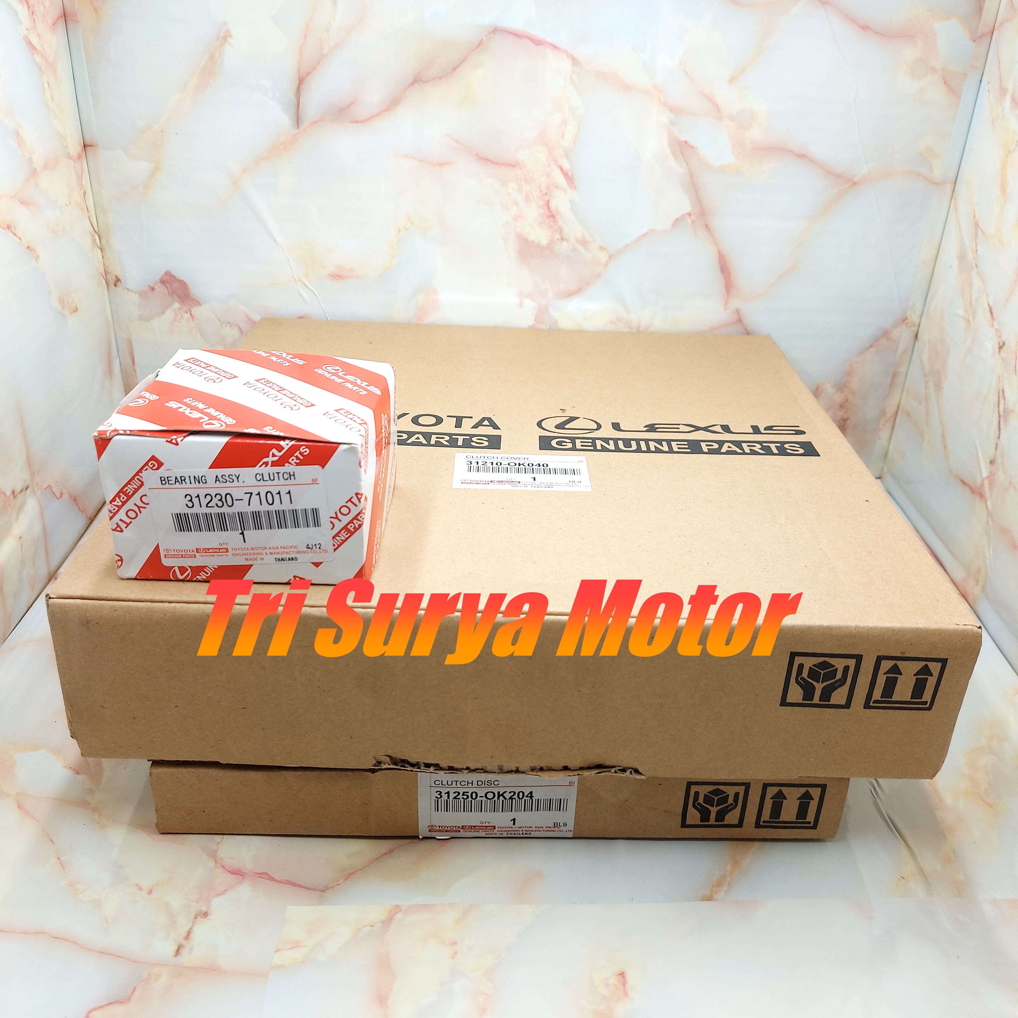 KAMPAS KOPLING SET TOYOTA HILUX 2,5CC 2KD/FORTUNER DIESEL 2,5CC 1SET MATAHARI KOPLING DEKLAHAR ORI BERGARANSI Harga 1,450,000 rupiah*Gratis Ongkir